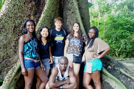 Students at Brazil zoo