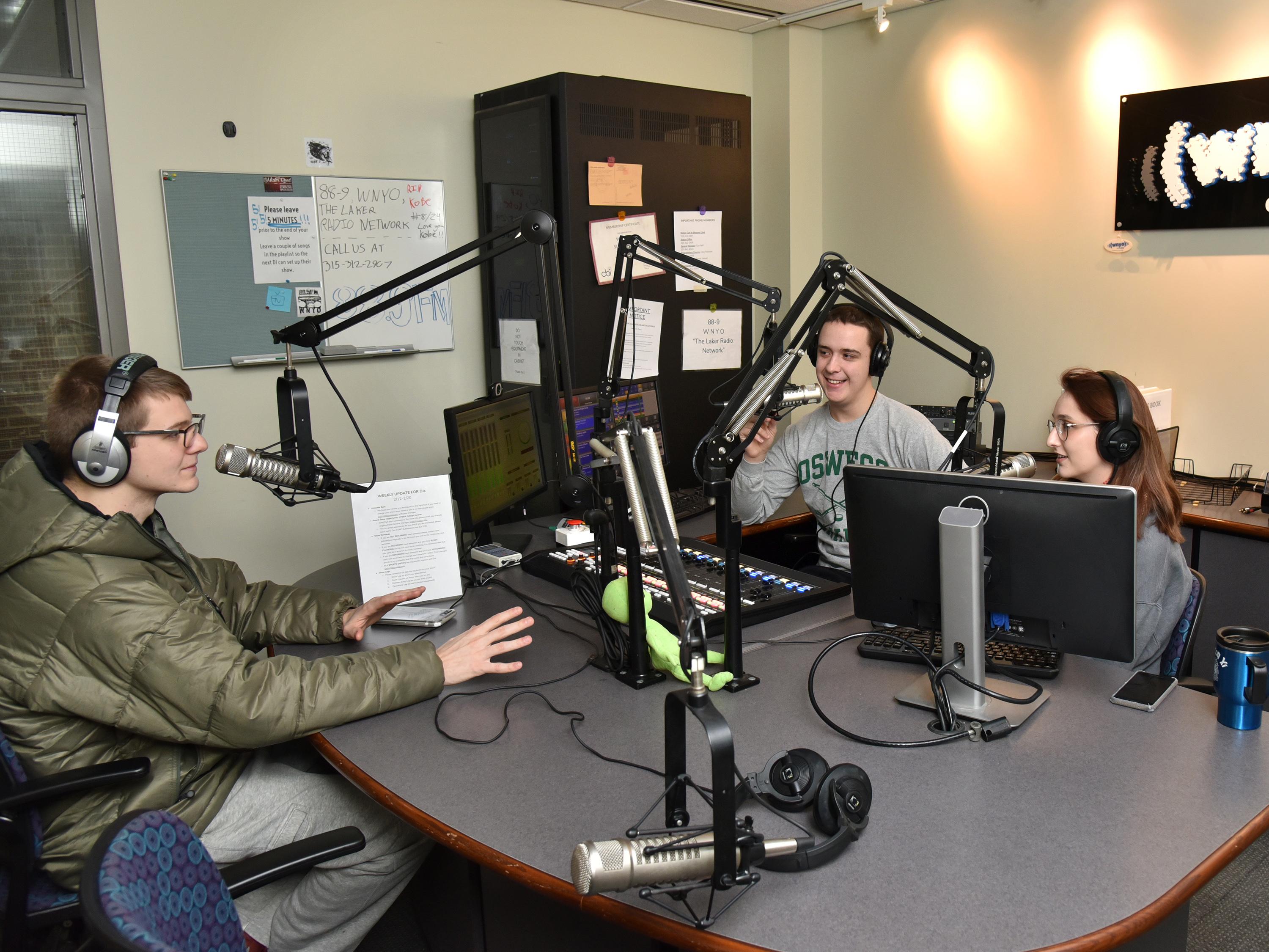 Oswego Students Win 3 National Broadcasting Awards | SUNY Oswego News ...